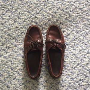 Leather boat shoes